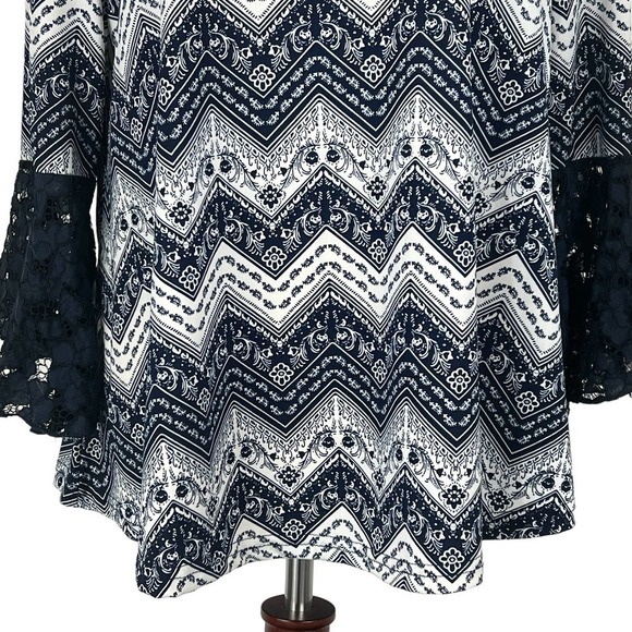 STEM & VINE CHEVRON GEO PRINT 3/4 BELL SLEEVES V-NECK BLOUSE MULTI‎ LARGE EUC - Picture 3 of 14